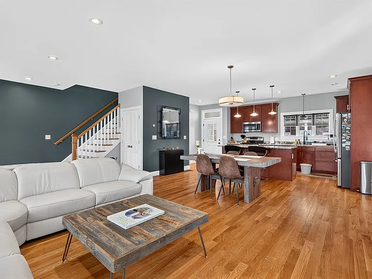 36 Edgar Ave #2 — Photo 7