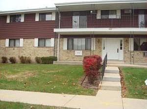1st image of 8322 W Howard Ave 4 #4
