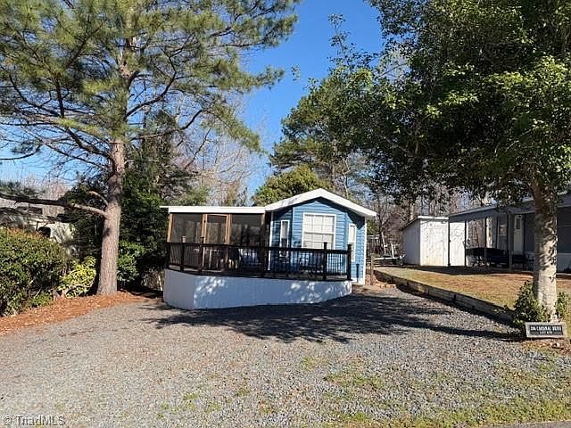 1st image of 206 Cardinal Dr