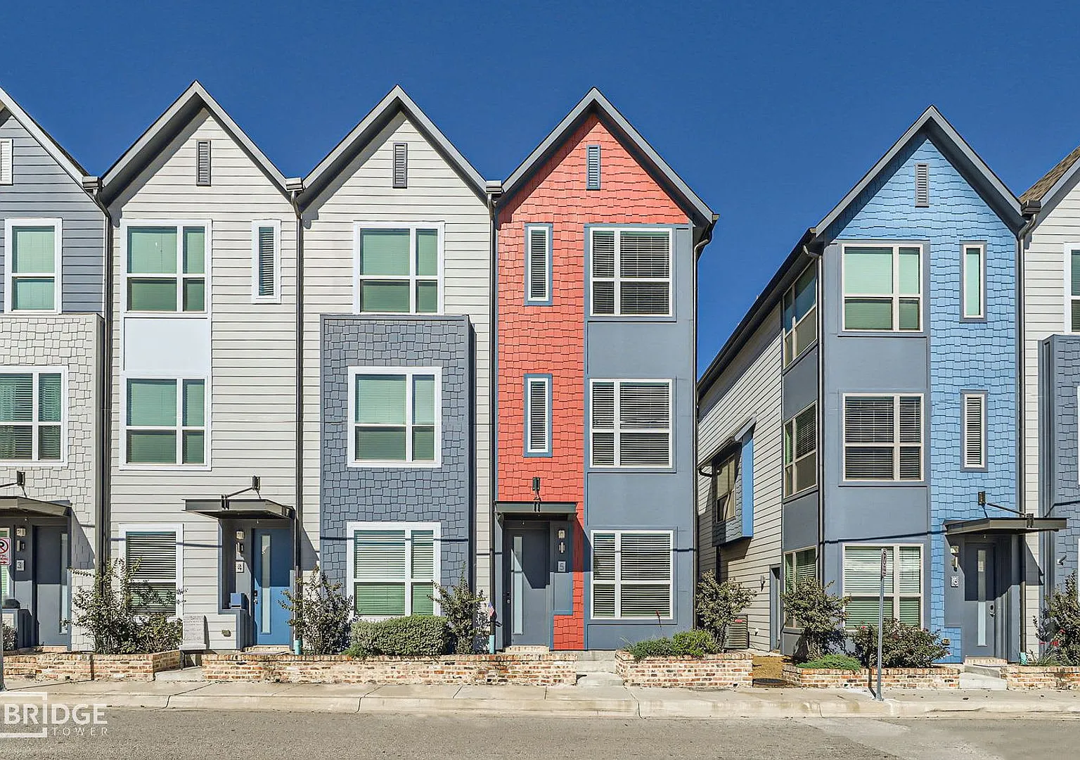 Lamar Townhomes — Photo 2