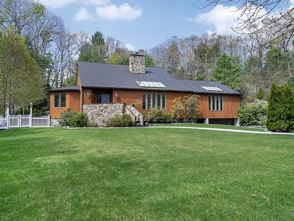 1st image of 50 Lanark Dr