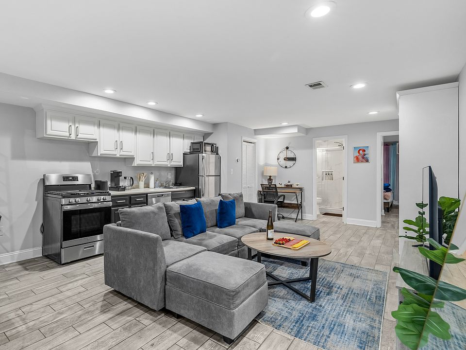 Open Concept Living Room, Kitchen and Dinning Area