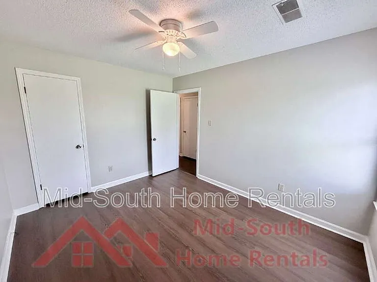 7328 Hillshire Dr — Photo 20