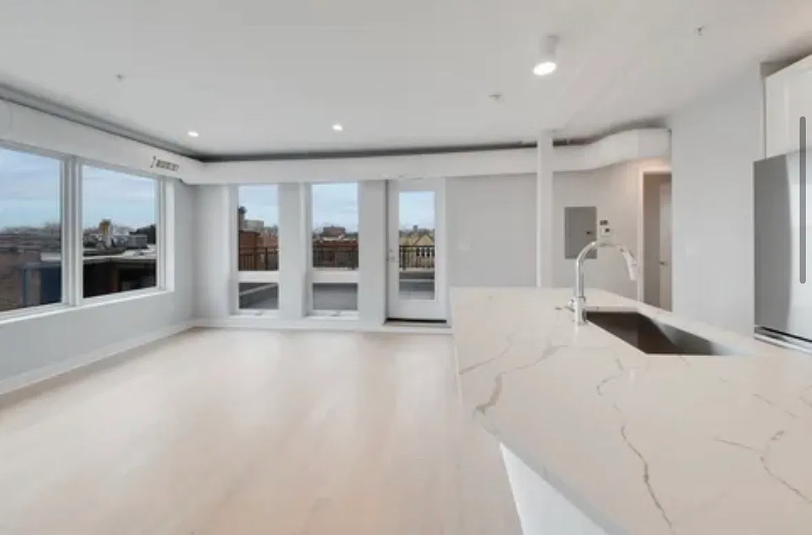 3 bed, 1250 sqft, $4,155 — Photo 4