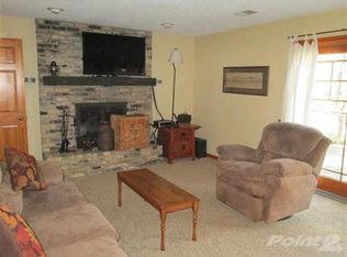 406 Woodward Dr, Sun Prairie, WI 53590
