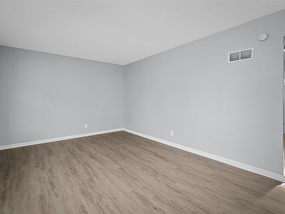 4th image of 6834 Eisele St