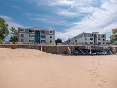 225 N Shore Dr APT 1, South Haven, MI, 49090