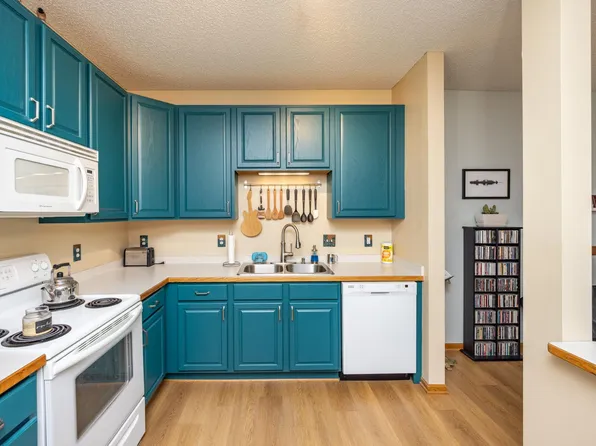 4824 E 53rd St APT 503, Minneapolis, MN 55417