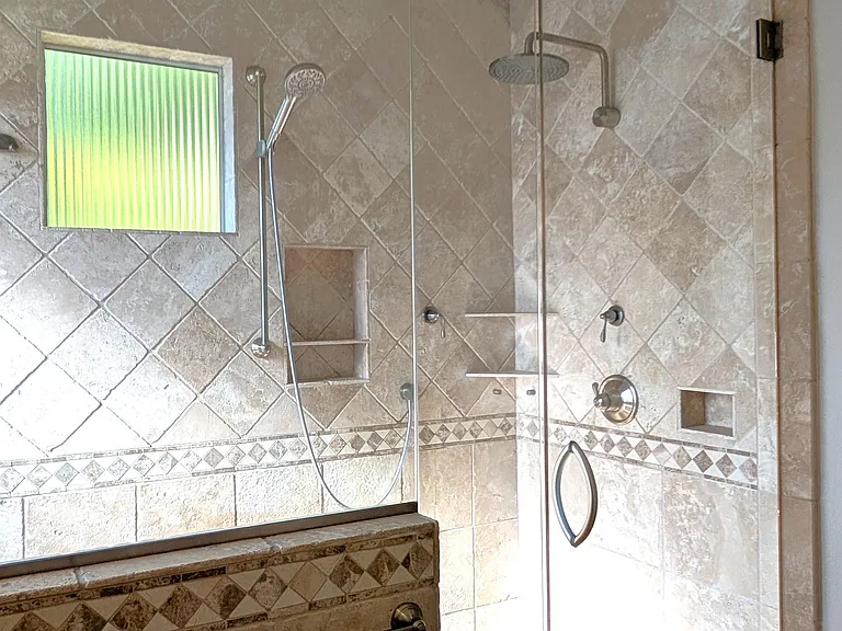 1 Halcyon Ln — Photo 9