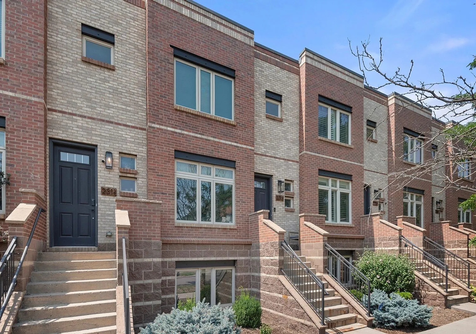 Stylish 2BR Condo in Denver — Photo 2