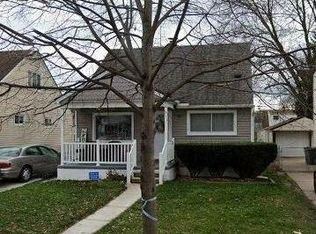 221 Massoit St, Clawson, MI 48017