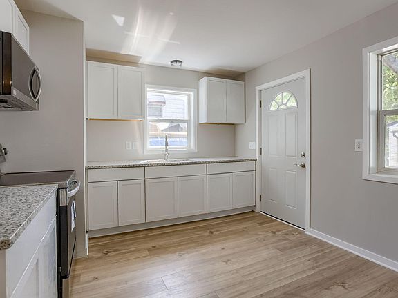 3rd image of 2127 Avenue N St
