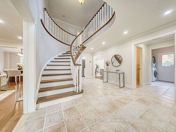3rd image of 2105 Oakmead Blvd