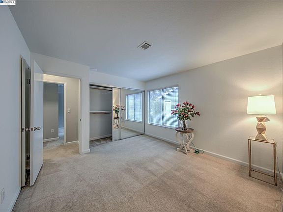 5th image of 7114 Cross Creek Cir