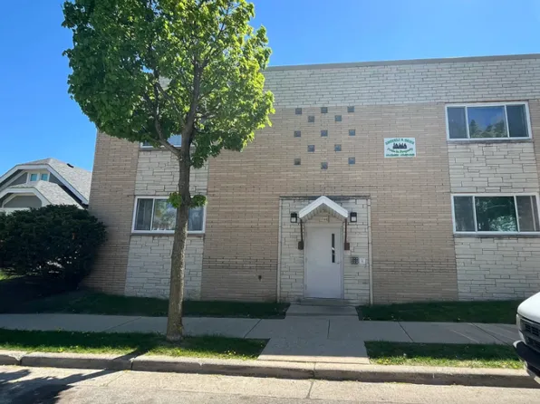 2066 S 74th St APT 7, Milwaukee, WI 53219