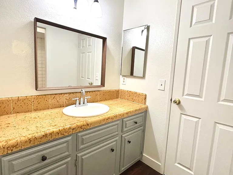 3501 Bernard St #1B — Photo 13