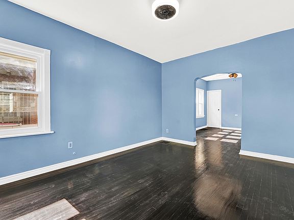 3rd image of 1826 S 47th Ct