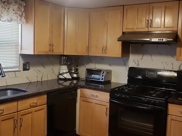 10126 Alexandra Ln — Photo 6