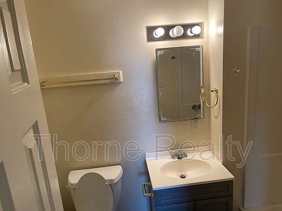 5th image of 324 Trevathan St