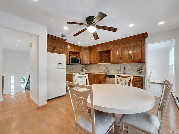 5th image of 100 Neptune Avenue
