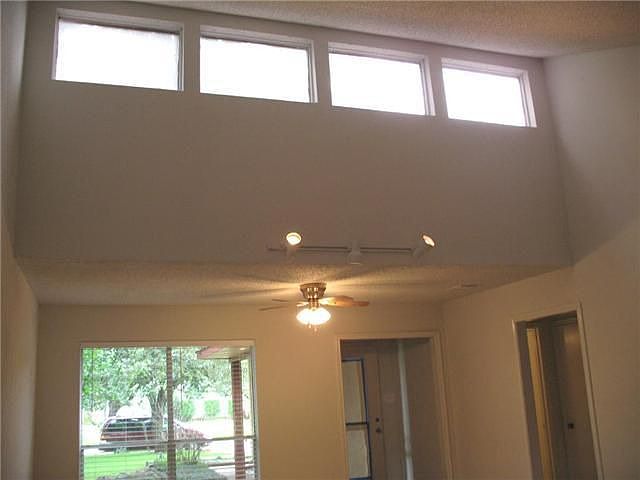 2nd image of 3039 Mosby Dr