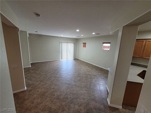 3rd image of 6043 Tersky Ct