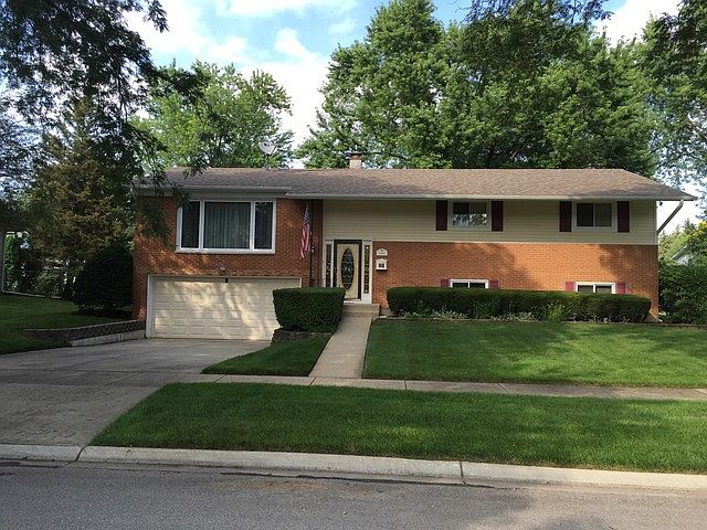 1st image of 1146 E Paddock Dr