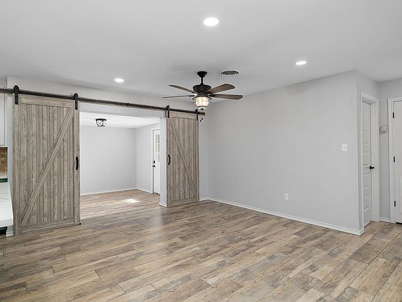 5th image of 2316 W Palm Cir