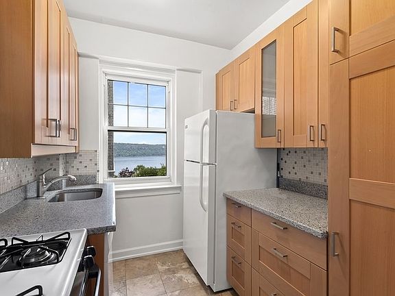 3rd image of 120 Cabrini Blvd APT 47