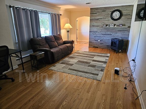 4th image of 115 Shenell Dr