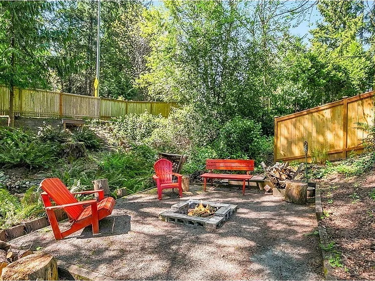 1819 216th Pl NE — Photo 13