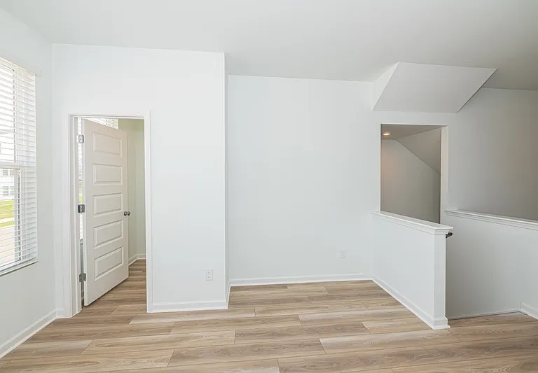 815 Freston Rd — Photo 9