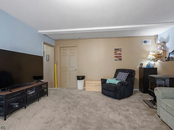 4th image of 24 Reigler Rd