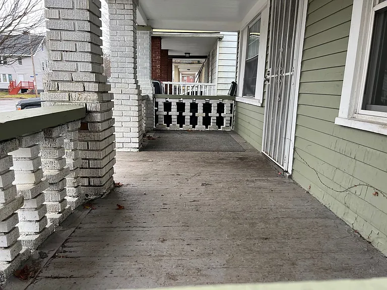 12022 Griffing Ave — Photo 2