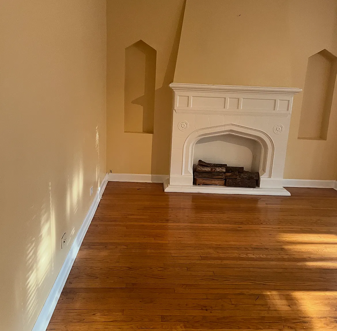3 bed, 1.5 bath, $1,800 — Photo 2