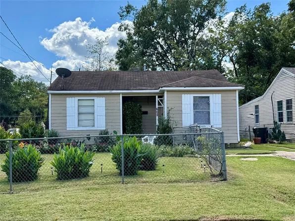 602 W 74th St, Shreveport, LA 71106