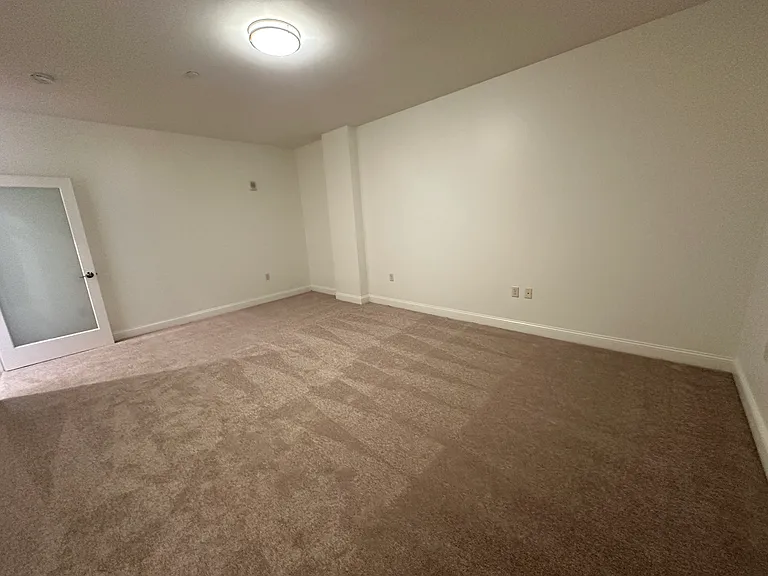 Red Oak at 875 Elm Street — Photo 60