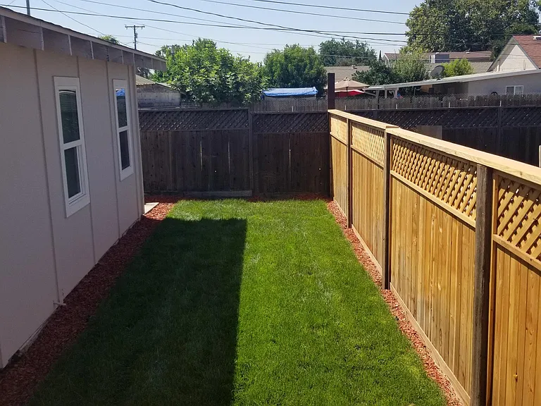 406 S Laurel St — Photo 28