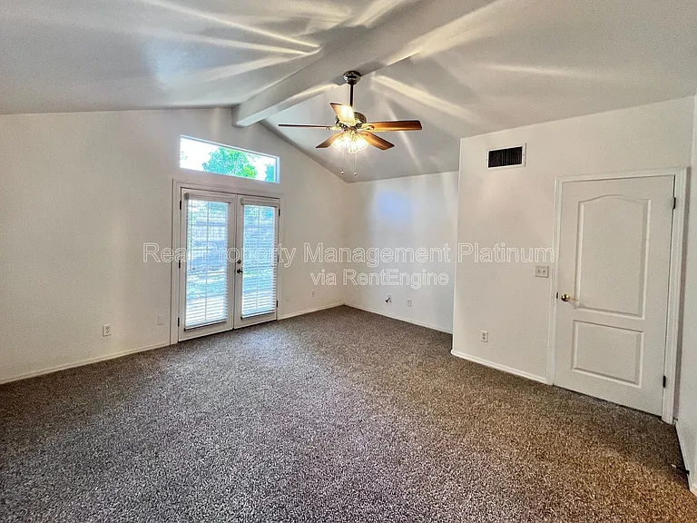 2669 Alamos Ave — Photo 4