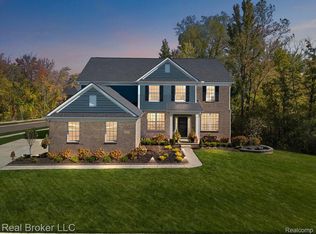 52044 Barnstaple Dr, Lyon Township, MI 48167