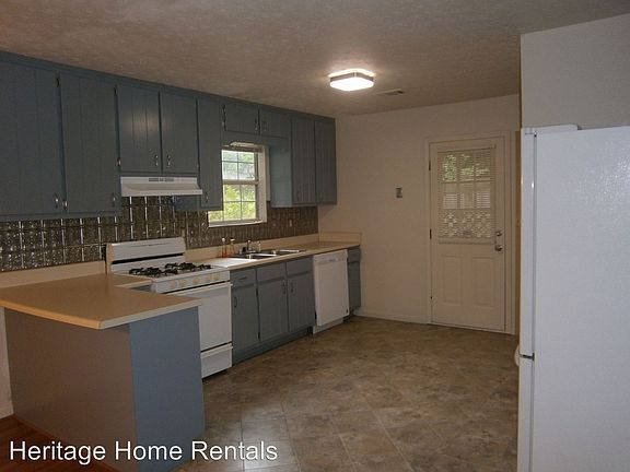 4th image of 6701 Lakewood Dr