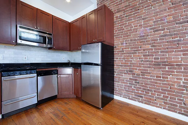 Rented by R New York | media 26