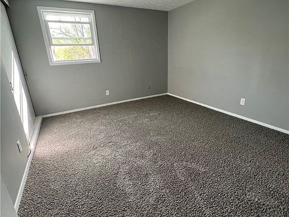 5th image of 239 Sleepy Hollow Dr
