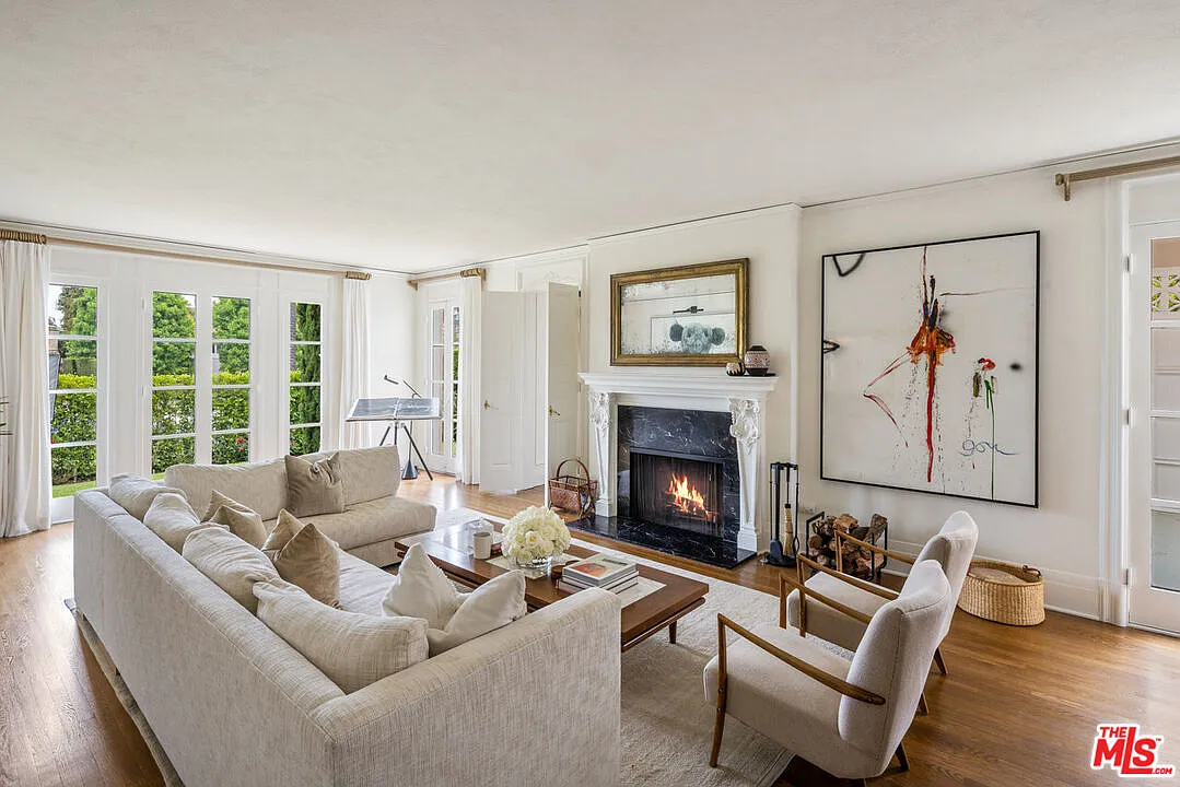5 bed, 5.0 bath, 5414 sqft, $44,000 — Photo 2