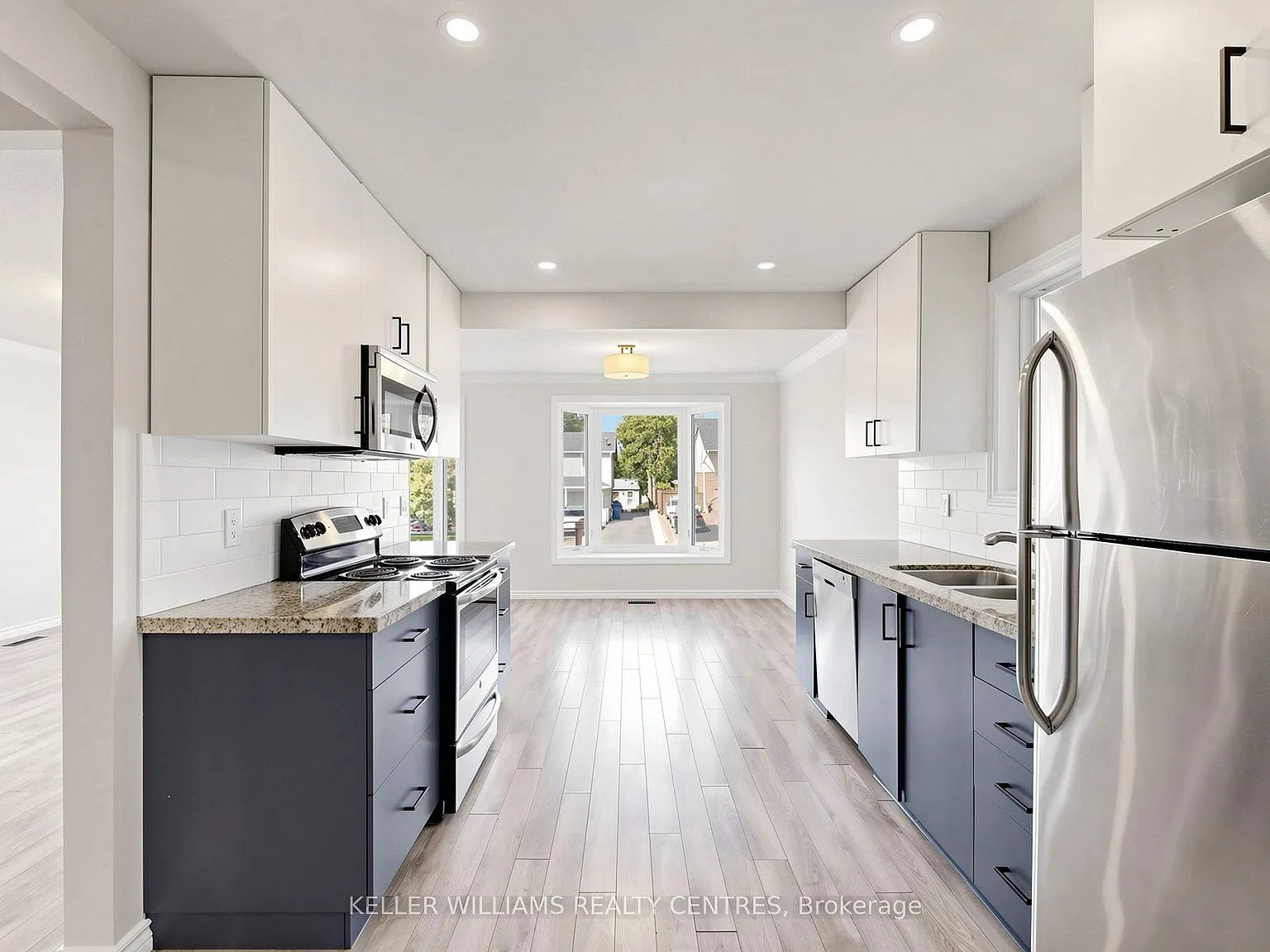 3 bed, $2,595 — Photo 2