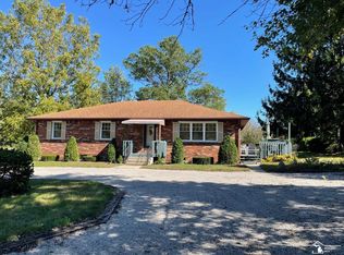 10360 Douglas Rd, Temperance, MI 48182