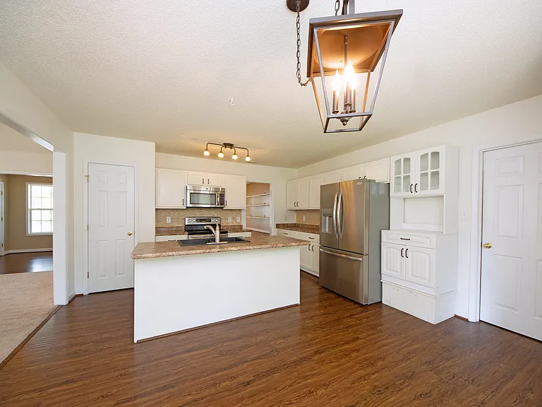 1112 Huff Dr — Photo 13