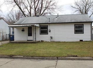 2610 Caledonia Ct, Westland, MI 48186