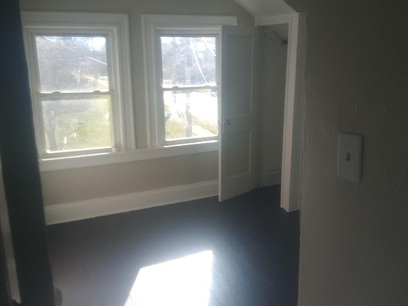 5th image of 547 Van Everett Ave