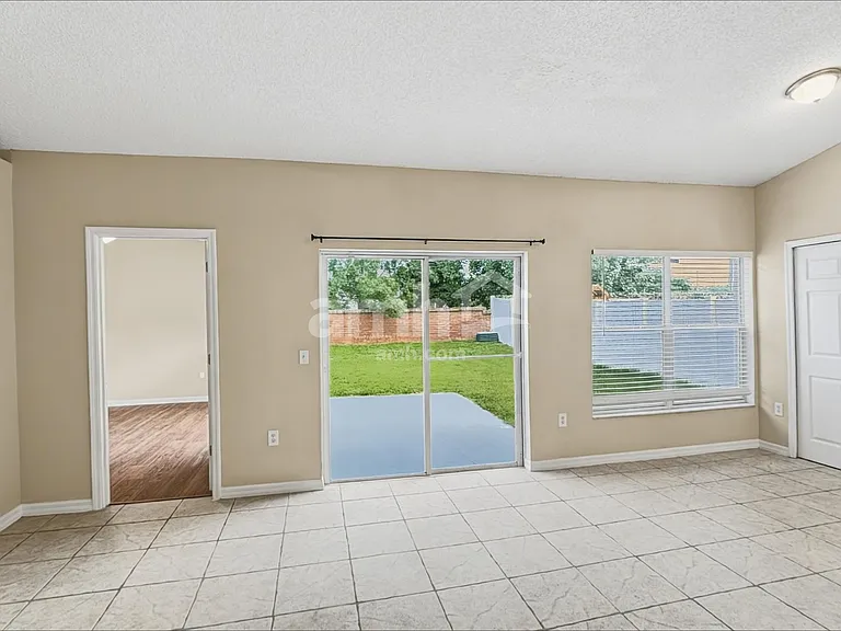 2423 Hybrid Dr — Photo 7